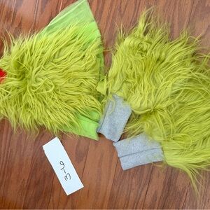 SHEIN Furry Green Mittens for Kids
